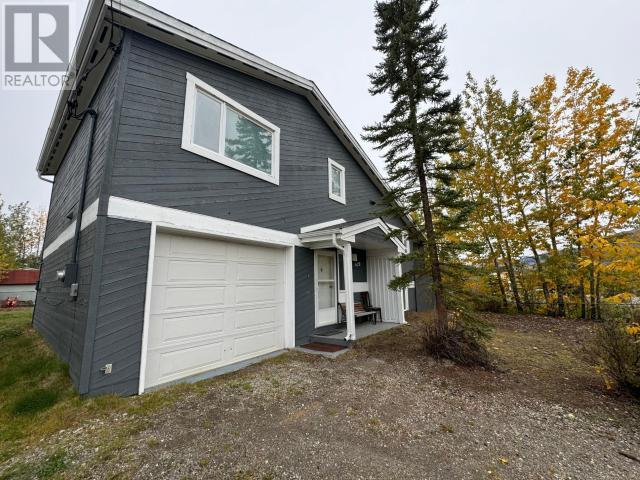 620 Yates Crescent, Faro, Yukon  Y0B 1K0 - Photo 3 - 15958