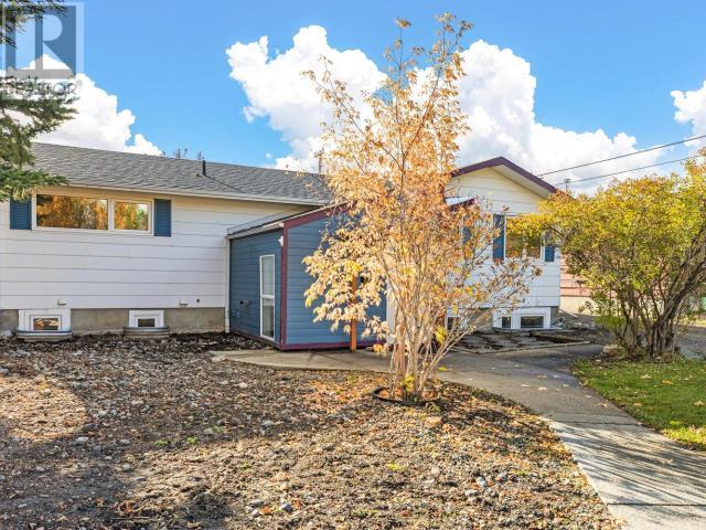 13 Peel Road, Whitehorse, Yukon  Y1A 3K9 - Photo 2 - 15973