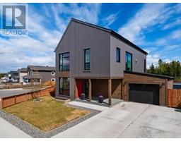 2 CHAKAWANA LANE, Whitehorse, Yukon