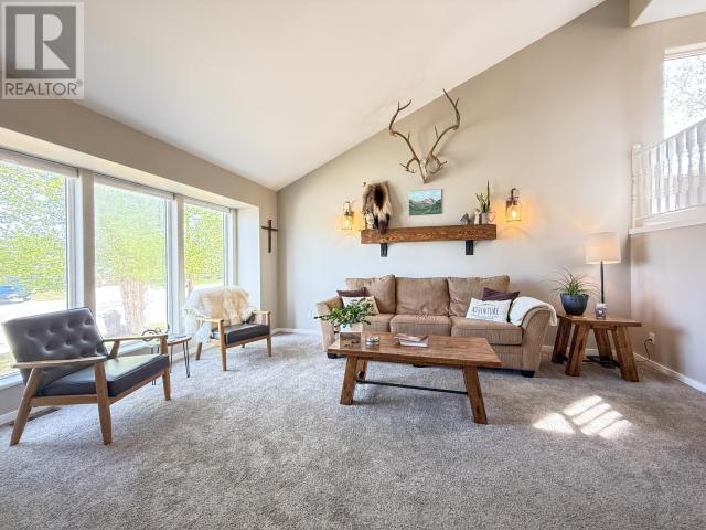 19 Thompson Road, Whitehorse, Yukon  Y1A 0C4 - Photo 3 - 16528