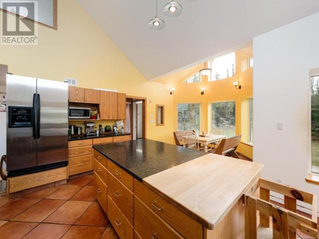 356 Robinson Subdivision, Whitehorse South, Yukon  Y1A 6S3 - Photo 11 - 16596