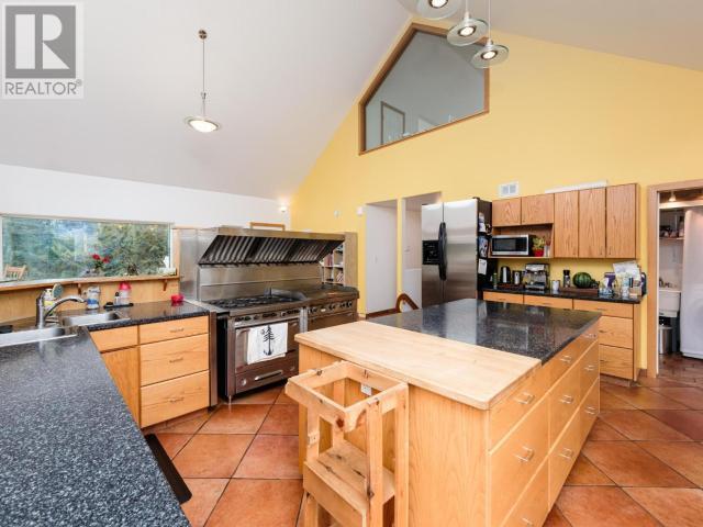356 Robinson Subdivision, Whitehorse South, Yukon  Y1A 6S3 - Photo 9 - 16596