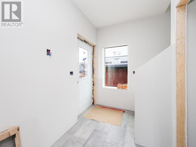 39 Omega Street, Whitehorse, Yukon  Y1A 0T9 - Photo 4 - 16628