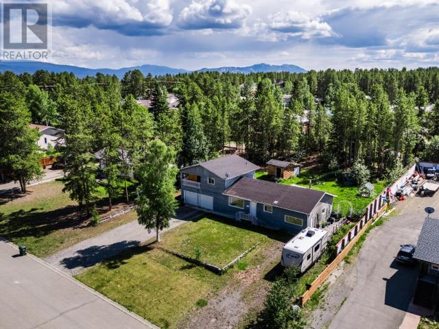 28 10th Avenue, Whitehorse, Yukon  Y1A 3A3 - Photo 1 - 16652