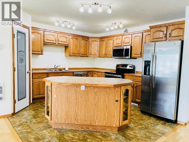 37 Skookum Drive, Whitehorse, Yukon  Y1A 0N1 - Photo 2 - 16727