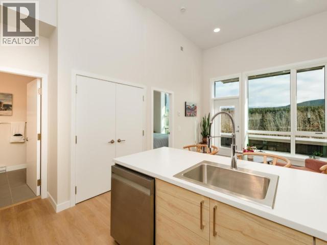 302-202 Lowe Street, Whitehorse, Yukon Y1A 1W5 - Photo 4 - 16939