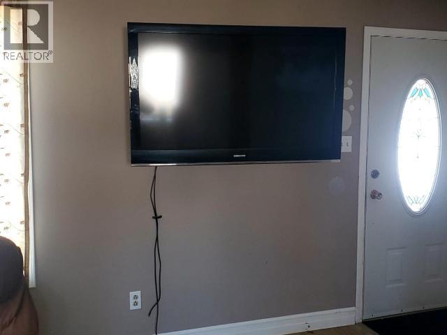 148 & 150 Dawson Drive, Faro, Yukon  Y0B 1K0 - Photo 8 - 17003