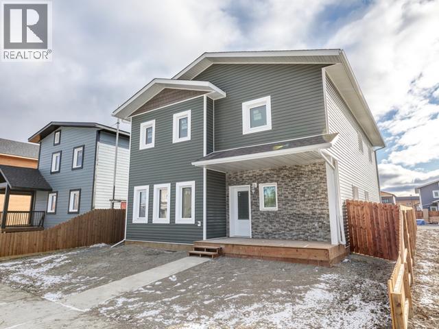 16 Quick Street, Whitehorse, Yukon  Y1A 0T9 - Photo 3 - 17017