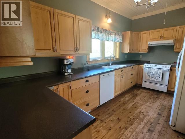 717 8th Avenue, Dawson City, Yukon Y1A 1G0 - Photo 16 - 17122