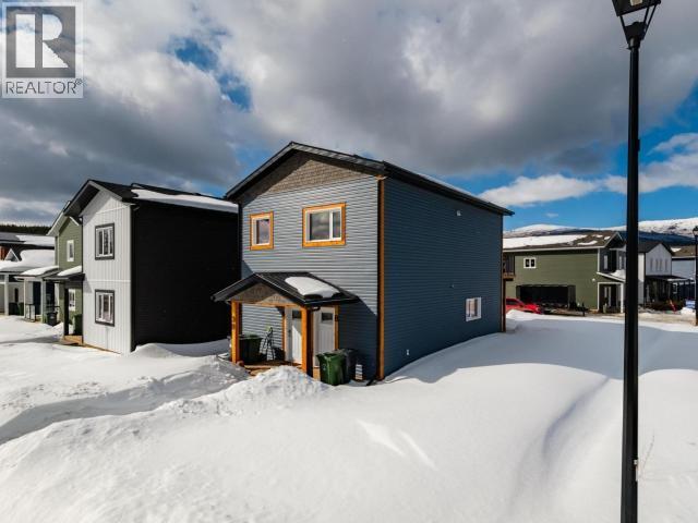 38 Wyvern Avenue, Whitehorse, Yukon  Y1A 0T6 - Photo 3 - 17168