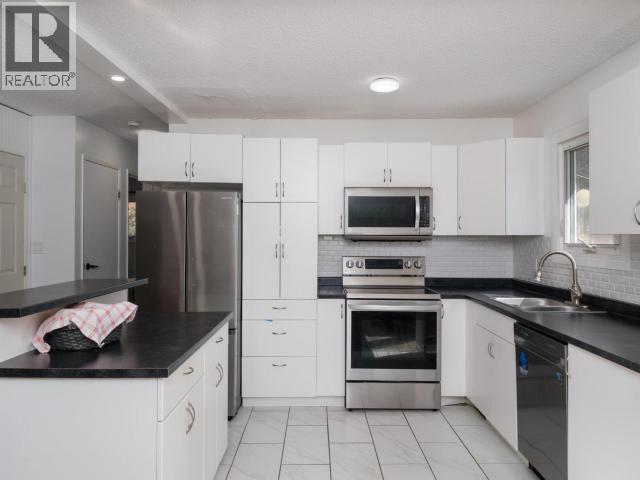 20 10th Avenue, Whitehorse, Yukon Y1A 4H4 - Photo 8 - 17266