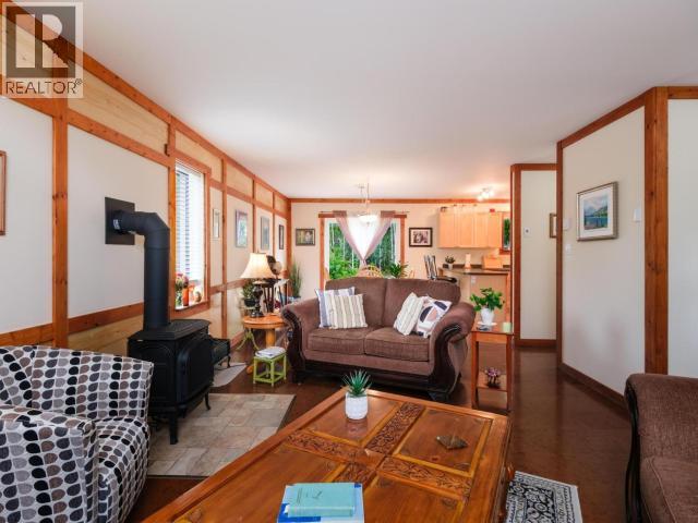 400 Ursa Way, Whitehorse North, Yukon  Y0B 1Y2 - Photo 6 - 17400
