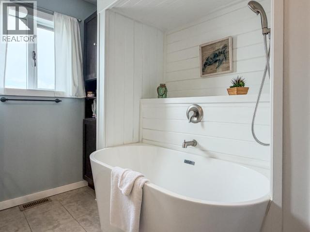58 & 72 Shakwak Street, Haines Junction, Yukon Y0B 1H0 - Photo 50 - 17418