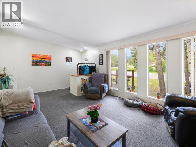 11 Basswood Street, Whitehorse, Yukon Y1A 4P4 - Photo 5 - 17440