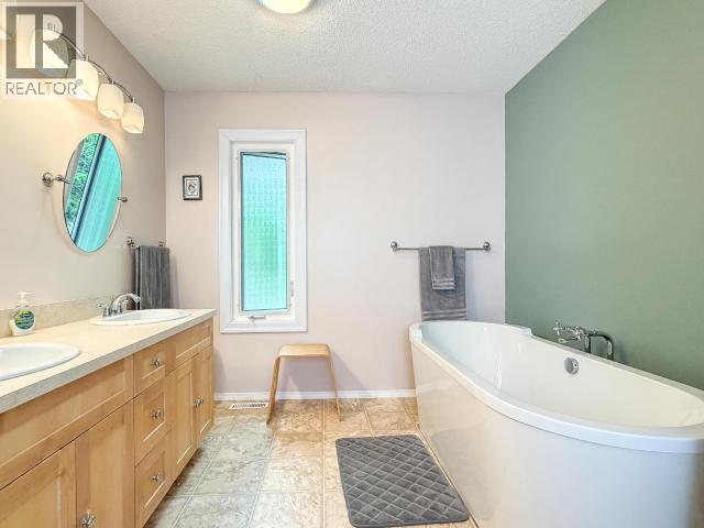 17 Hyland Crescent, Whitehorse, Yukon Y1A 4P6 - Photo 20 - 17450