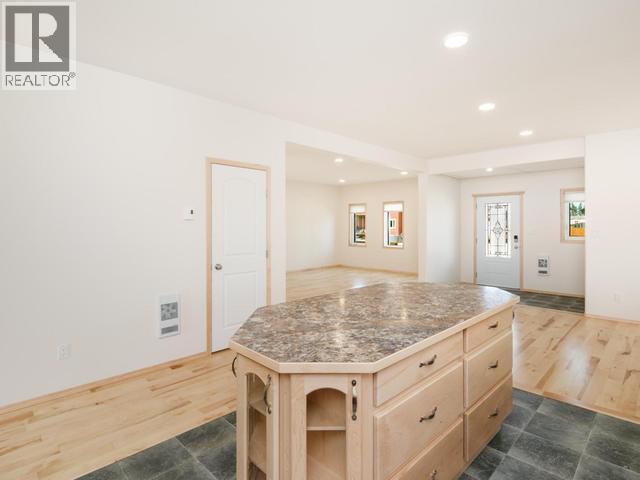 12 Quick Street, Whitehorse, Yukon Y1A 0T9 - Photo 17 - 17460