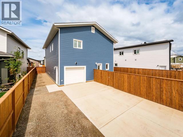12 Quick Street, Whitehorse, Yukon Y1A 0T9 - Photo 5 - 17460