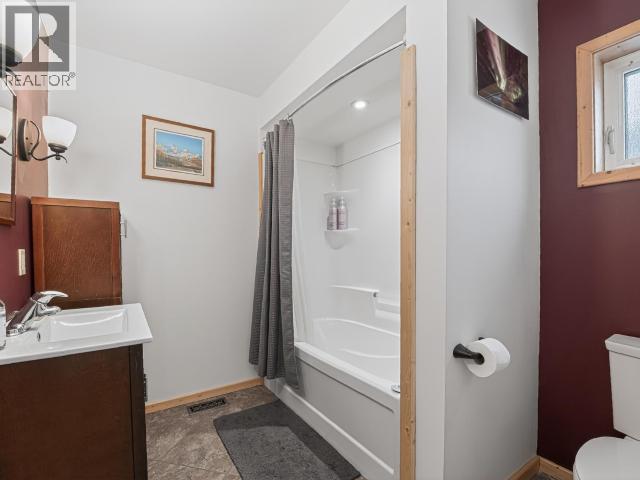 104 Kennedy Street, Haines Junction, Yukon Y0B 1L0 - Photo 24 - 17526